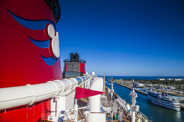 Vista do último deck do Disney Dream