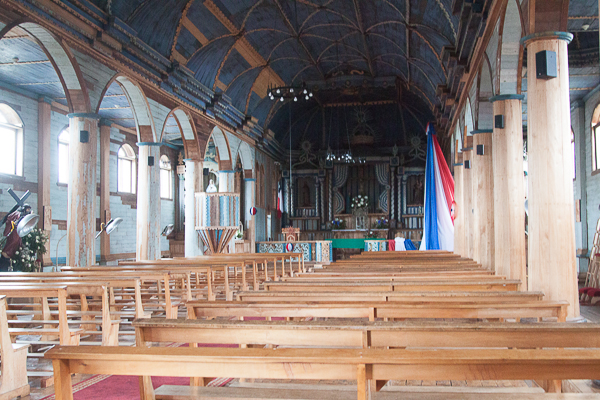 Igreja de Loreto por dentro, em Chiloé