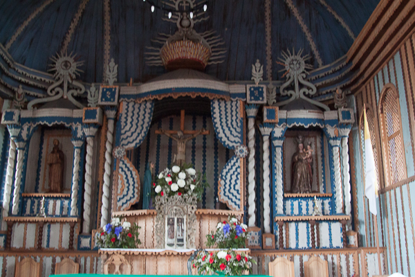Altar da igreja de Loreto, em Chiloé