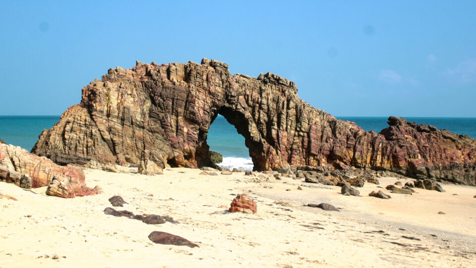 O que fazer em Jericoacoara: Pedra Furada