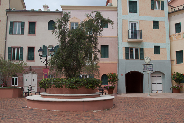 Portofino Bay: Pracinha do Loews Portofino