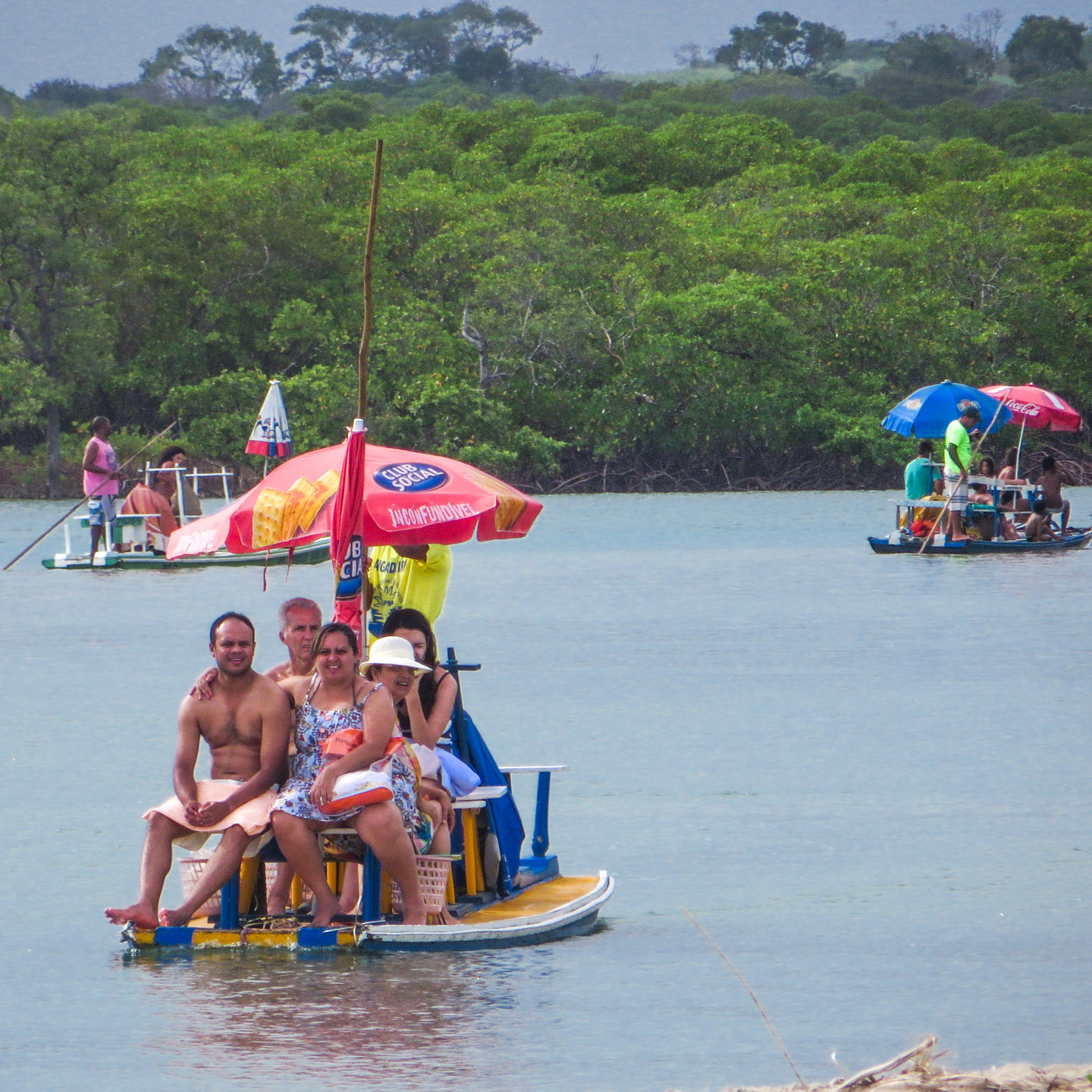 O que fazer em Porto de Galinhas: jangadas em Maracaipe