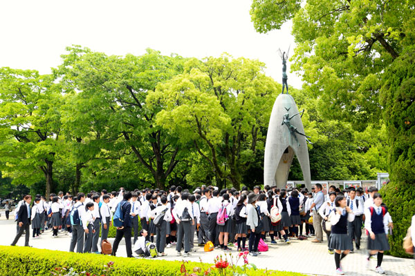 Children-Monument-hiroshima-relato-estudantes