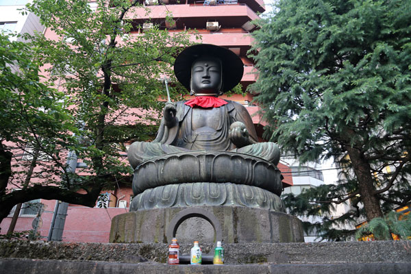 Em-todo-lugar-ha-Buddhas-toquio-relato