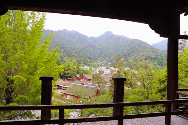 Vista-templo-Itsukushima-Senjokaku-hiroshima-relato