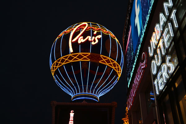 balao-paris-vista-noturna