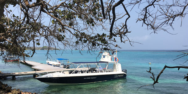 barco-SPMajagua-colombia-isla-del-rosario-relato-miriam