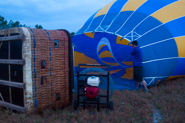 passeio_de_balao-orlando-inflando-deitado