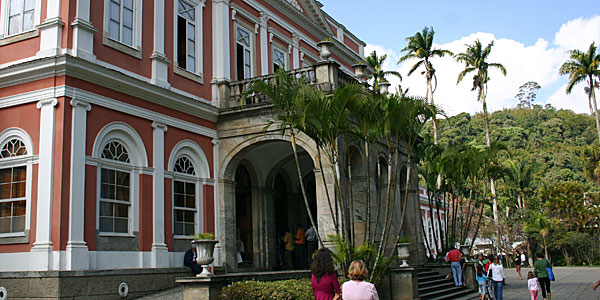 Paraty combina com Petrópolis