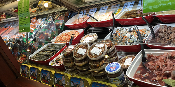 Helsinki-old-market-vitrine-relato