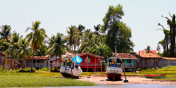 marajo-soure-Rio-Paracauari-casa-barco