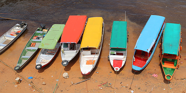 Manaus-relato-Porto-de-Manaus-barcos-coloridos