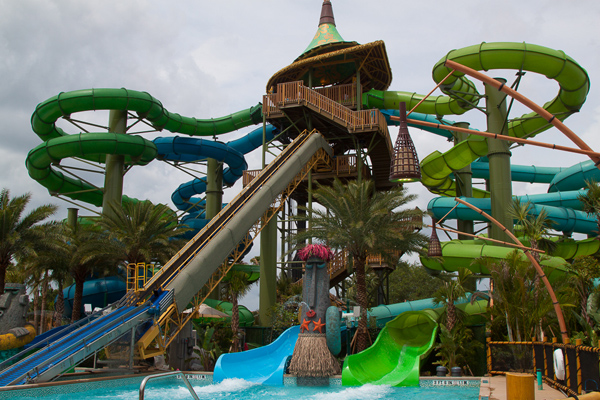 Volcano_Bay_orlando_taniwha_vista-lateral