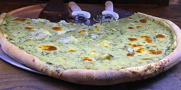 10 delícias para experimentar em Nova York: Artichoke Basille's Pizza