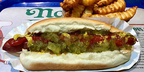 10 delícias para experimentar em Nova York: Nathan's Famous hot dog