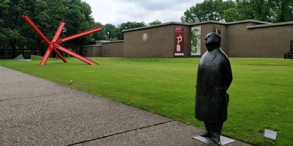 Entrada do museu Kröller-Müller, perto de Amsterdã