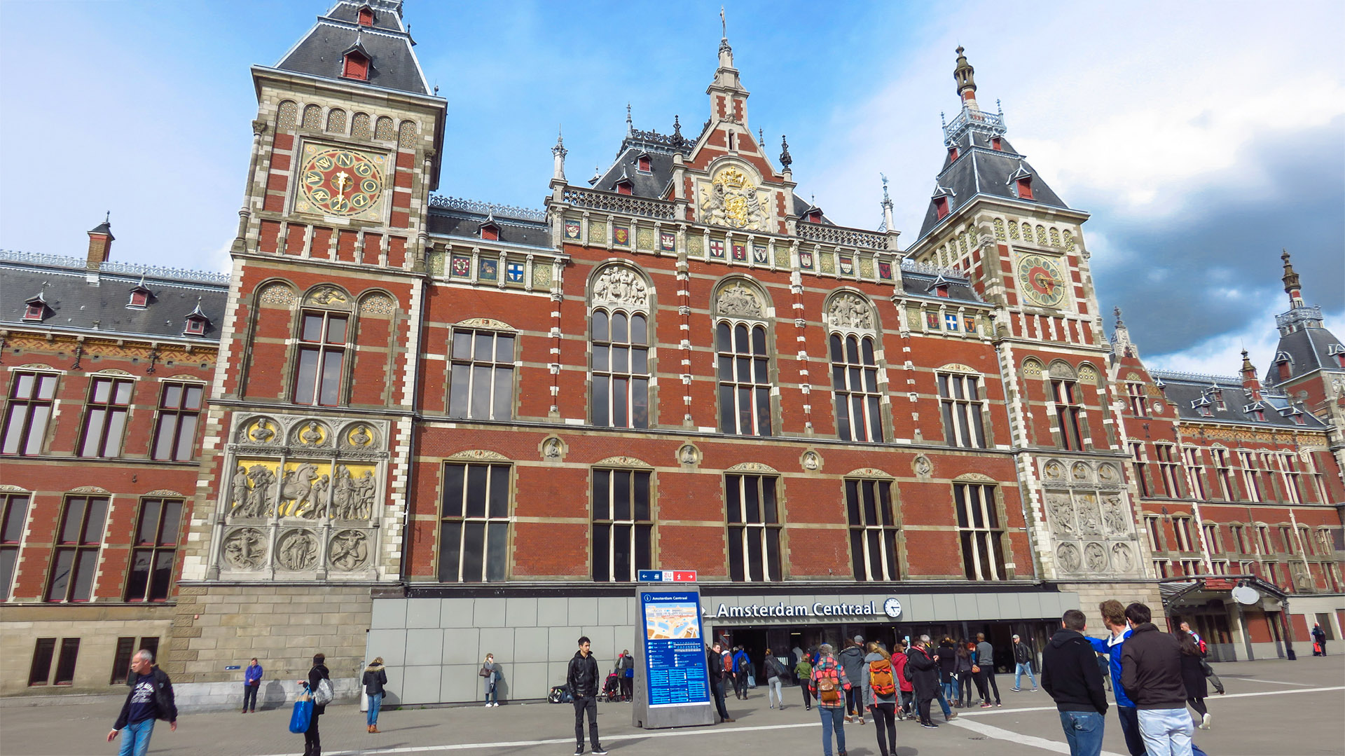 Como chegar a Amsterdã: transporte do aeroporto ao hotel 11 Amsterdam Centraal