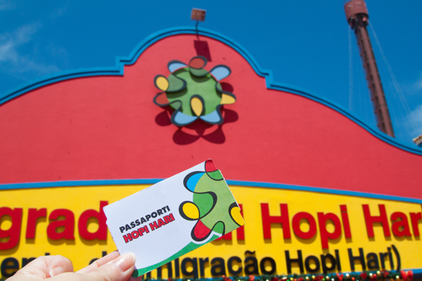 Ingresso do Hopi Hari