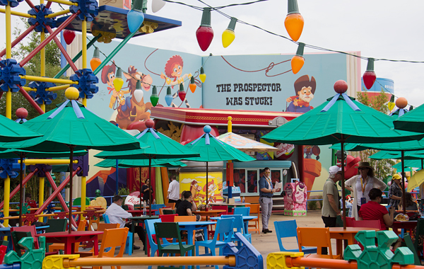 woody's lunchbox toy story land