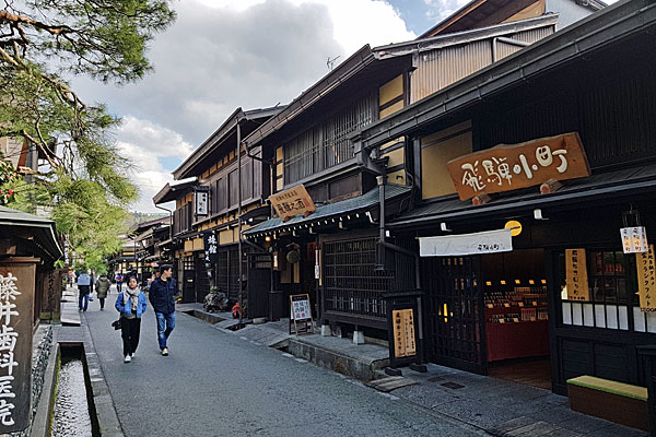 Este «templo da sorte» em Tóquio está a atrair multidões de viajantes