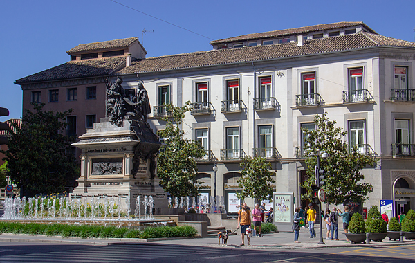 granada onde ficar - plaza isabel la catolica granada