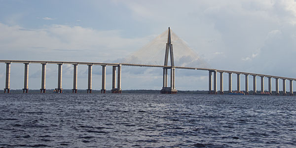 Manaus o que fazer: passeio de barco