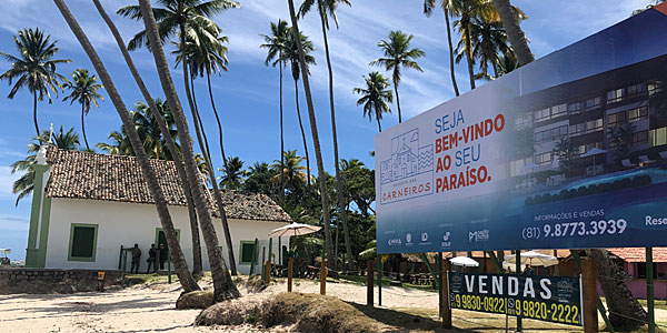 Praia dos Carneiros exploração imobiliária