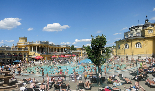 budapeste-piscinas-Szechenyi Gyogyfurdo