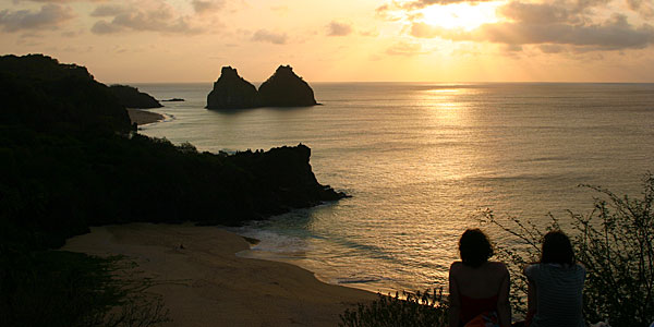 Fernando de Noronha o que fazer: pôr do sol no Forte do Boldró