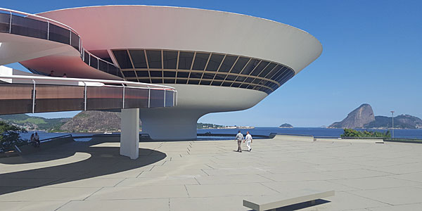 Rio de Janeiro: passeio a Niterói - MAC