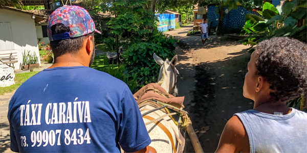 Caraíva: transporte por carroça