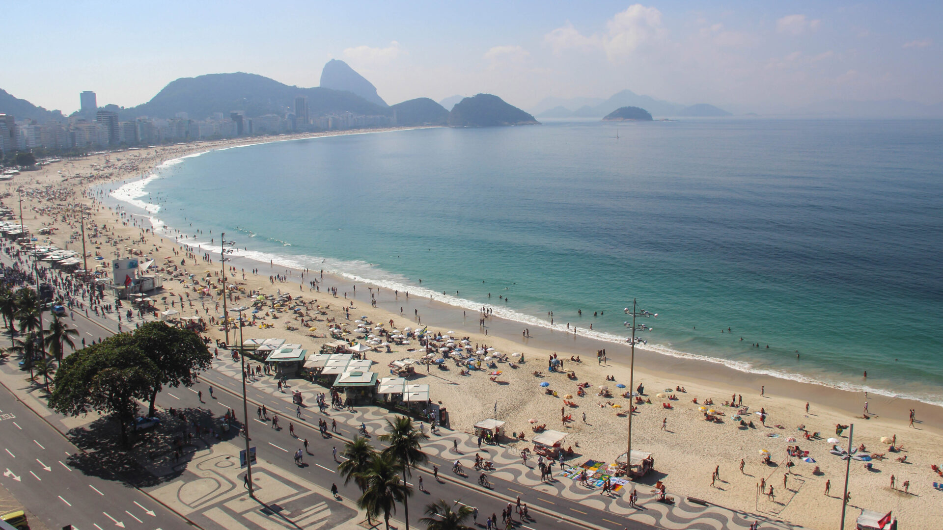 Clássico Beach Club chega à praia de Ipanema - Diário do Rio de Janeiro