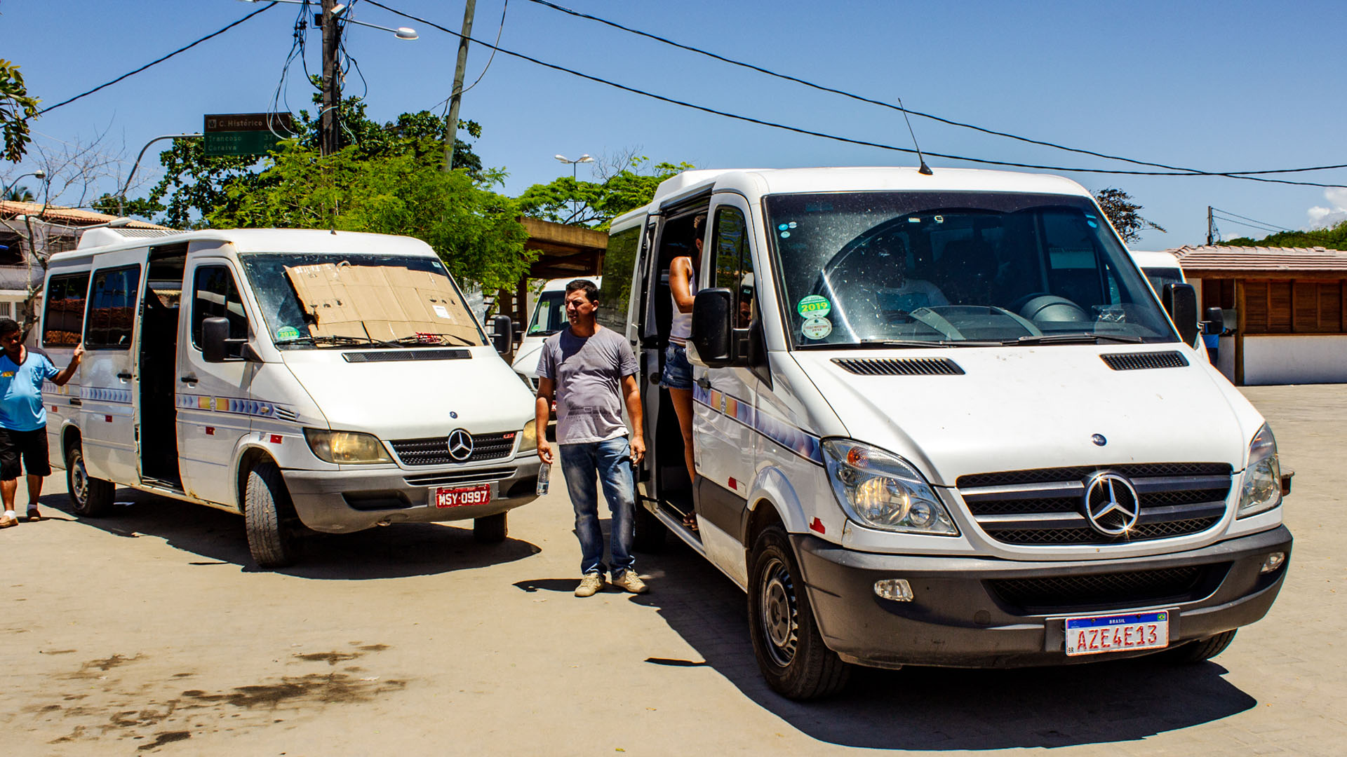 Precisa carro em Porto Seguro? Vans no Arraial d'Ajuda