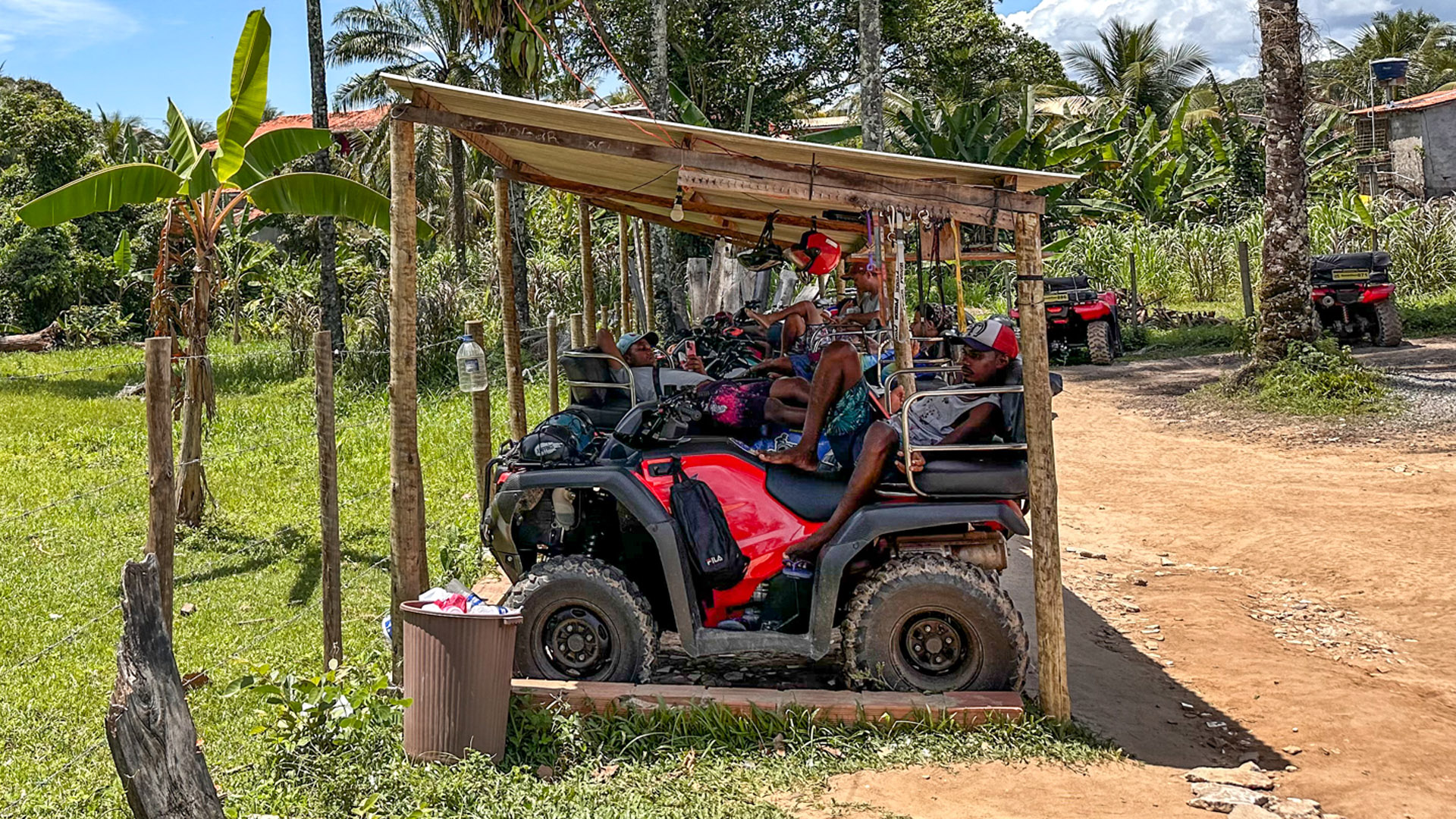 Quadriciclos em Boipeba