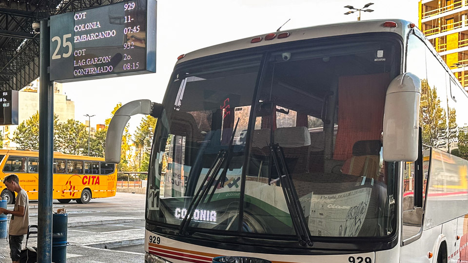 Como chegar a Colonia del Sacramento de ônibus