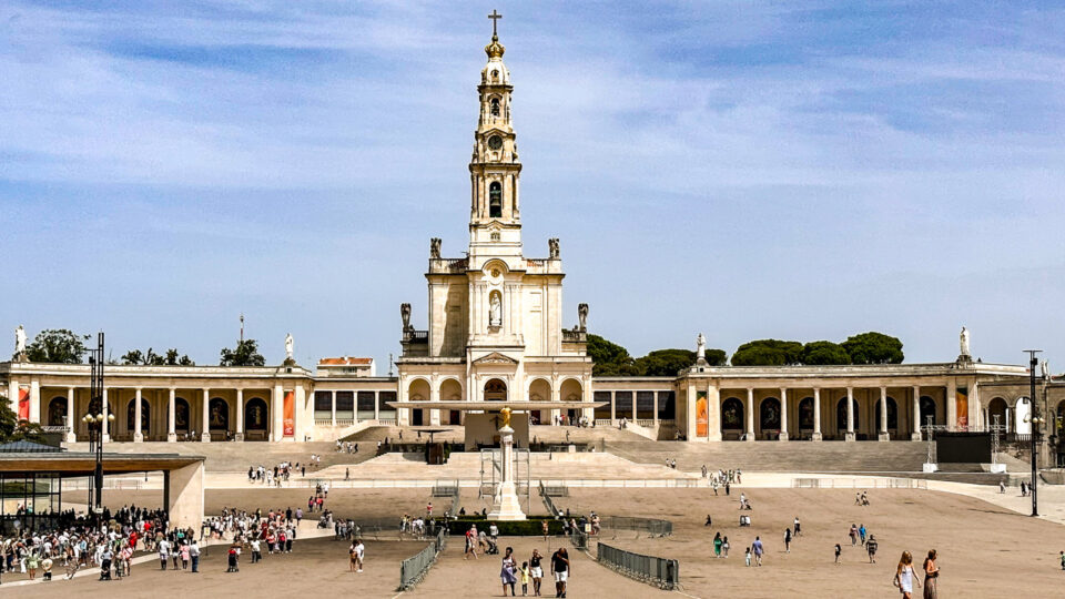 Basílica de Nossa Senhora do Rosário de Fátima