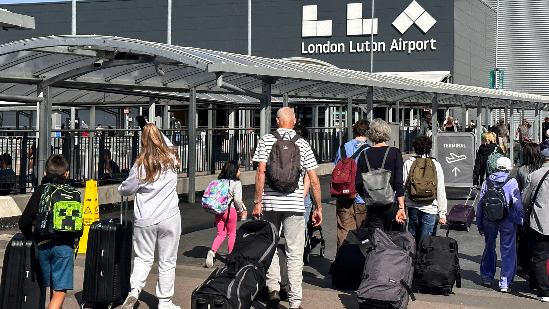 Cias low-cost na Europa: 6 pegadinhas 4 Chegando ao aeroporto Luton