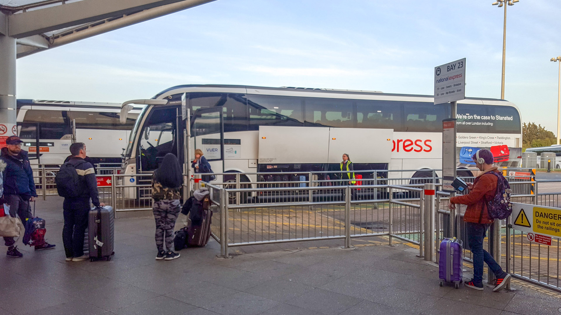 Como sair do aeroporto Stansted de ônibus