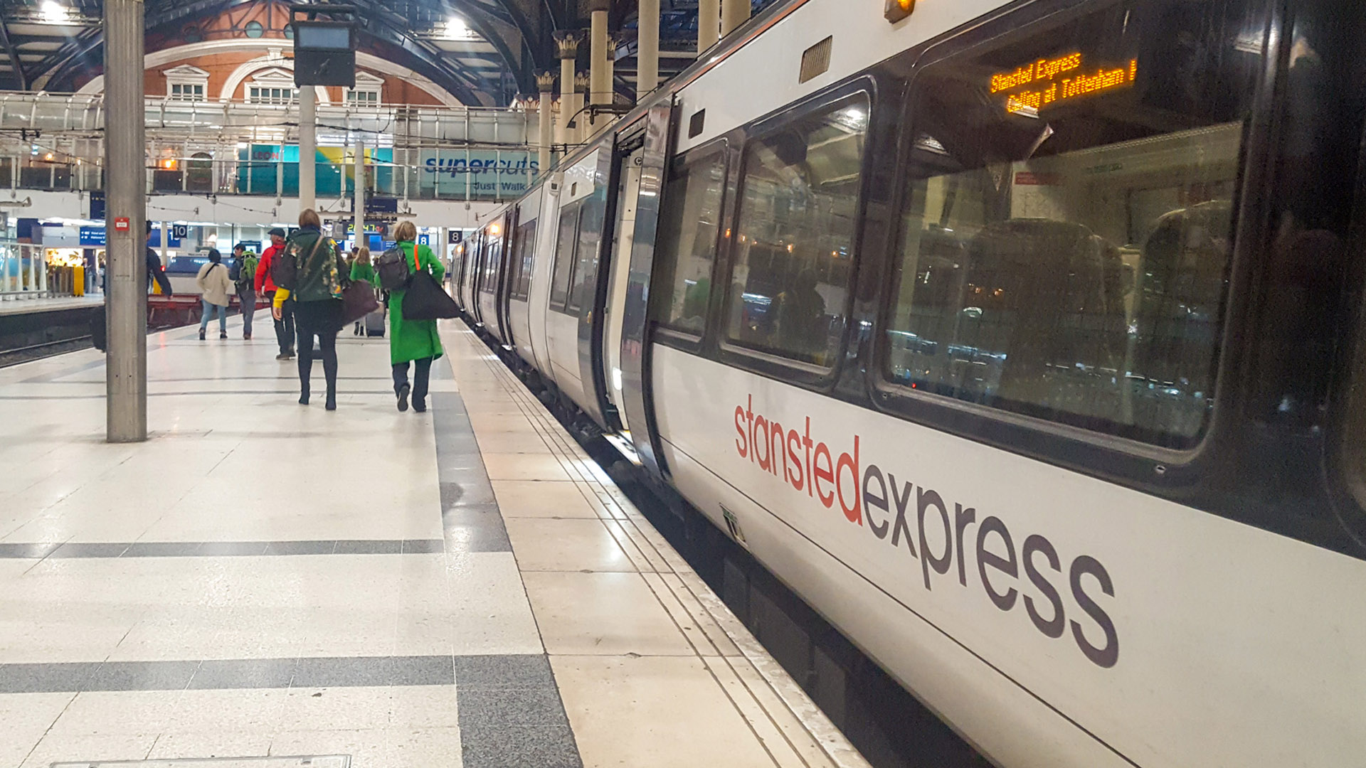 Como sair do aeroporto Stansted com o Stansted Express