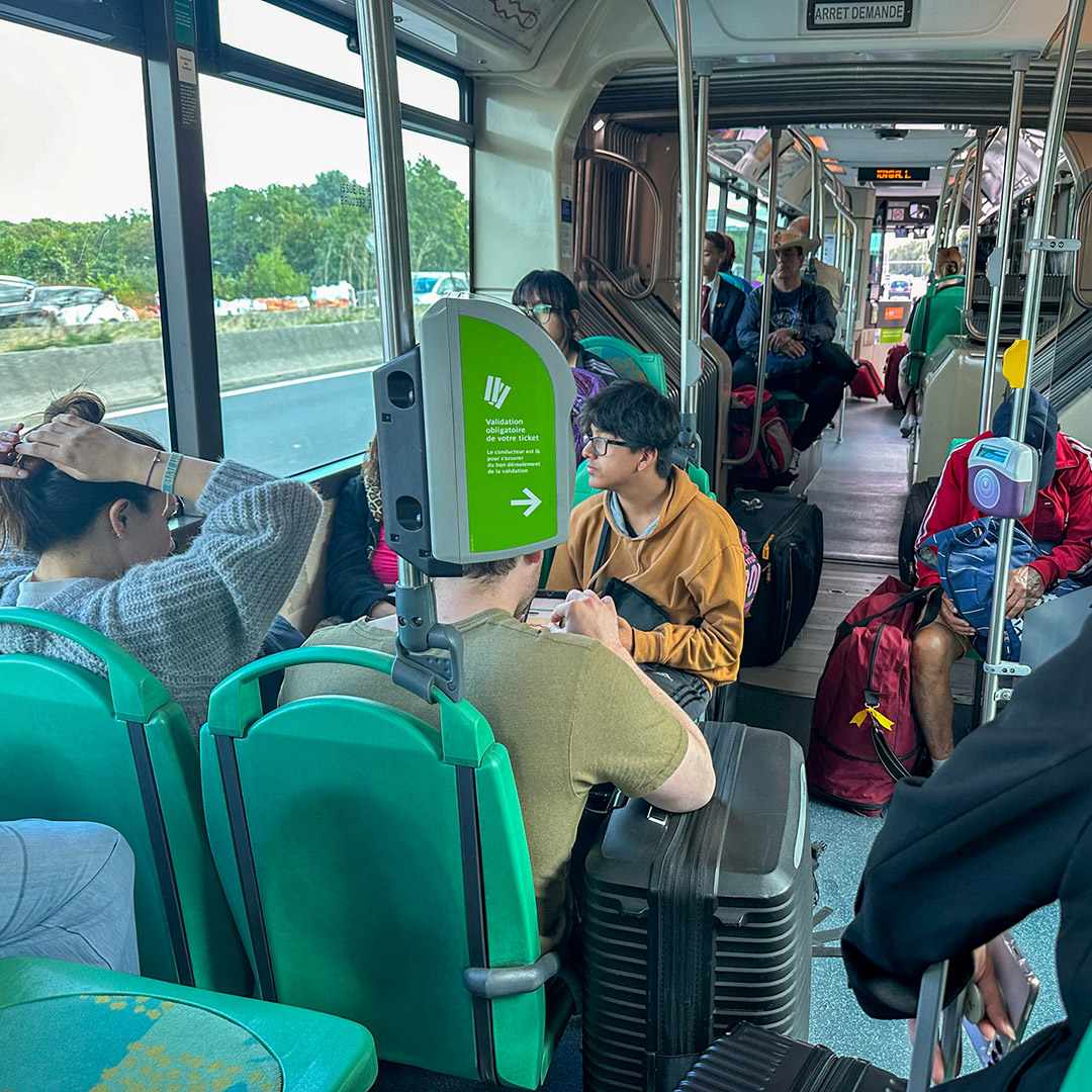 Como ir de ônibus do Charles de Gaulle a Paris