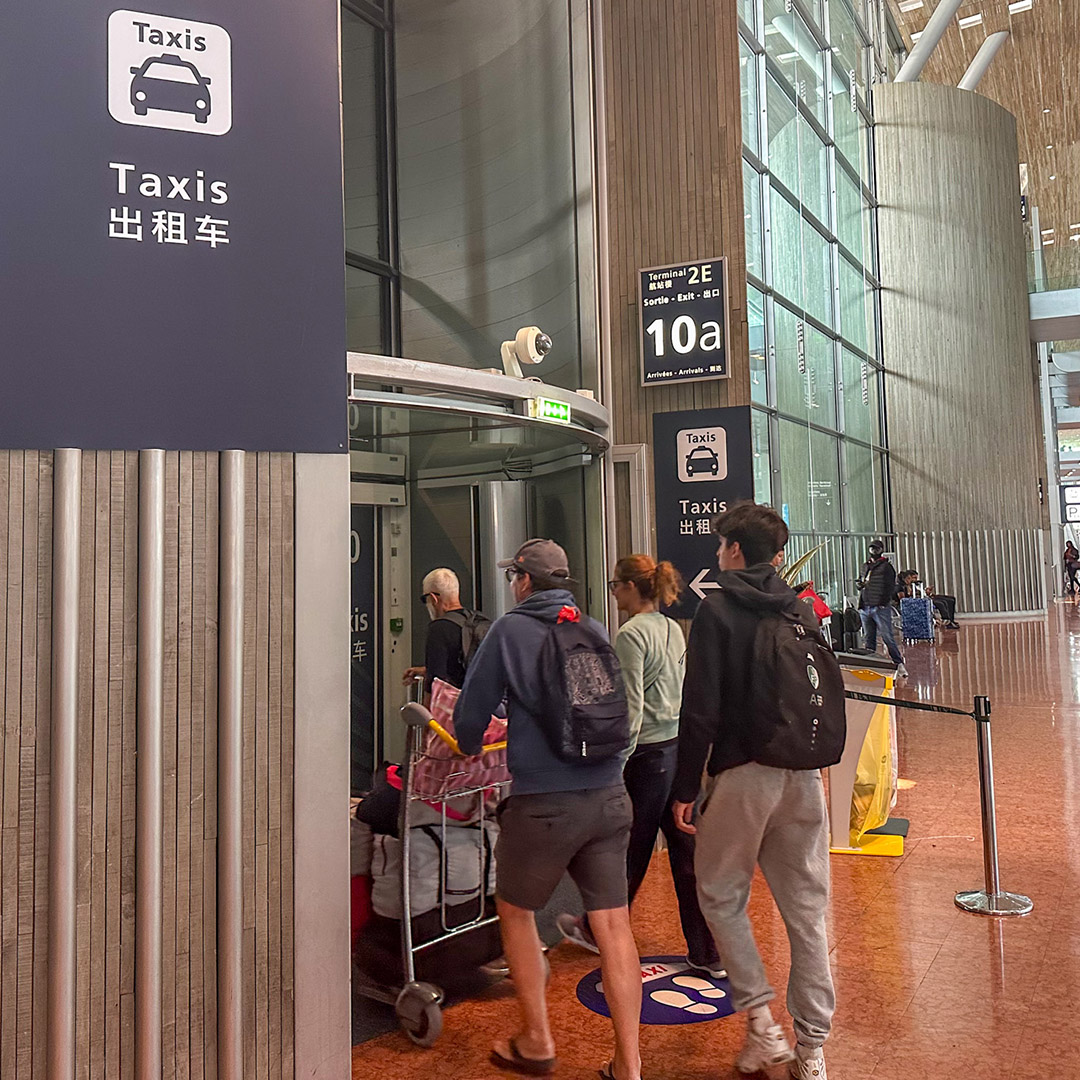 Como ir do aeroporto Charles de Gaulle a Paris de táxi