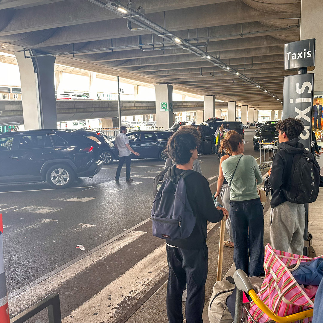 Como ir do aeroporto Charles de Gaulle a Paris de táxi