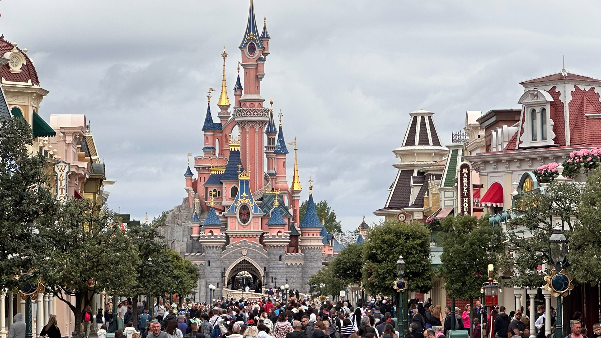 O que fazer em Paris: 40 atrações explicadas 48 Ingresso para a Disneyland Paris pagando em reais