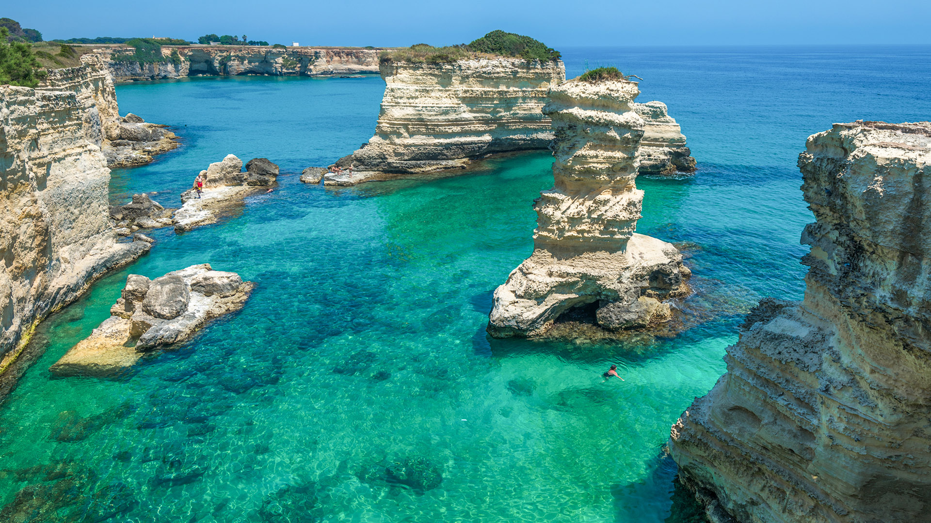 Faraglioni di Sant'Andrea Puglia