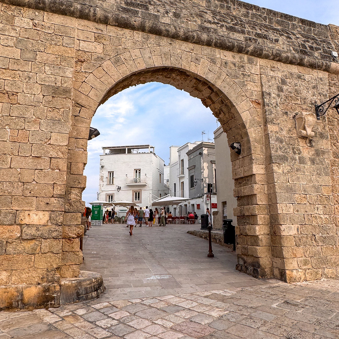 Entrada de Monopoli pelo porto