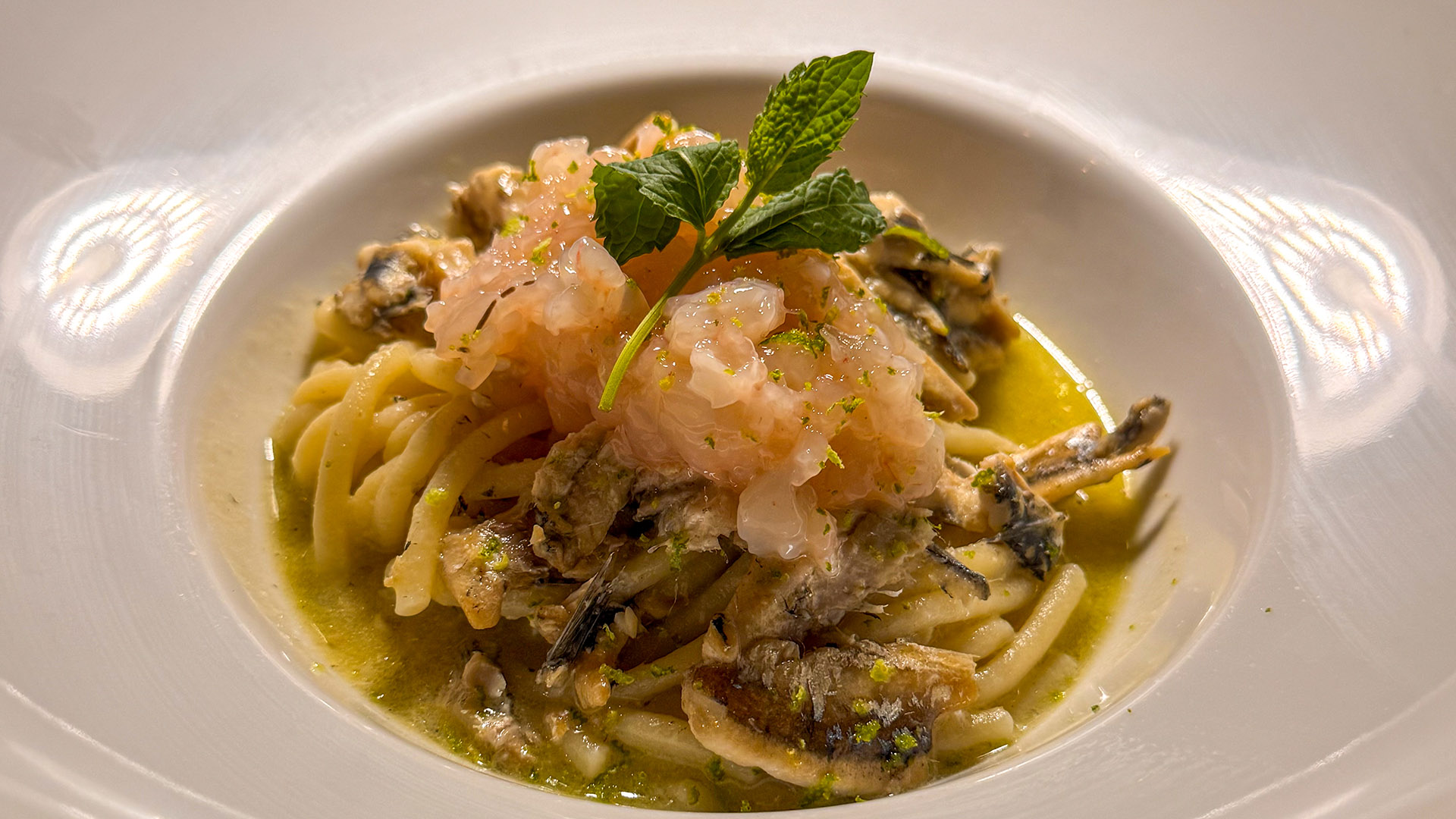 Spaghetti con crudo