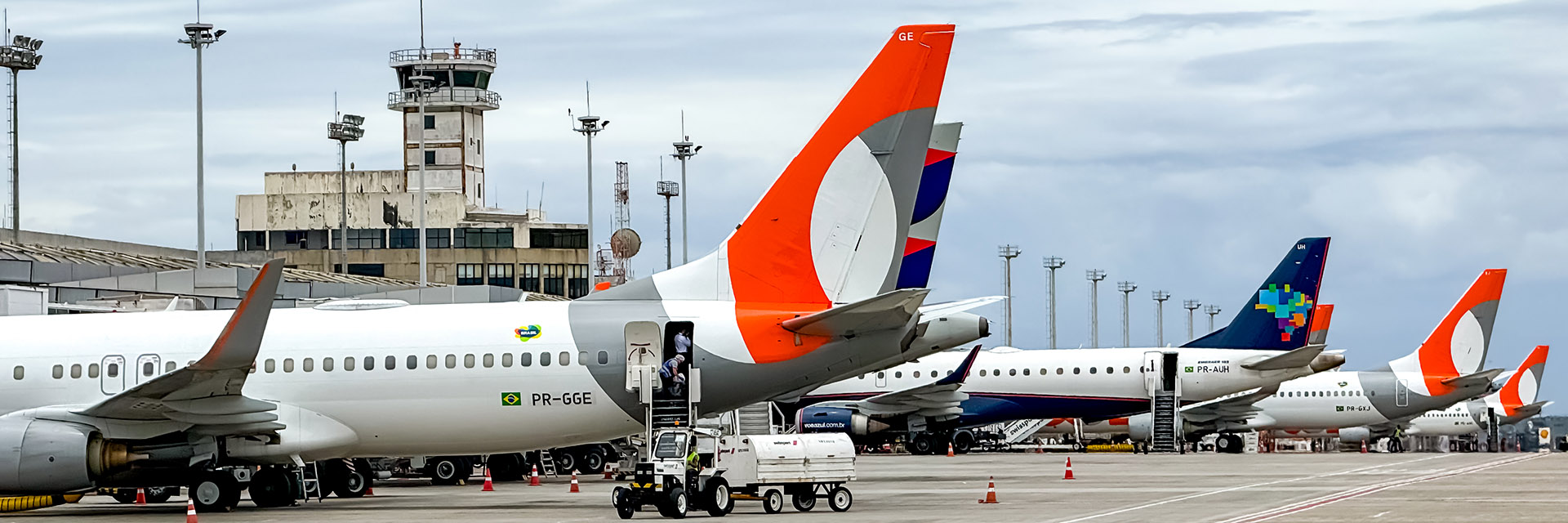 aviões-patio-aeroporto