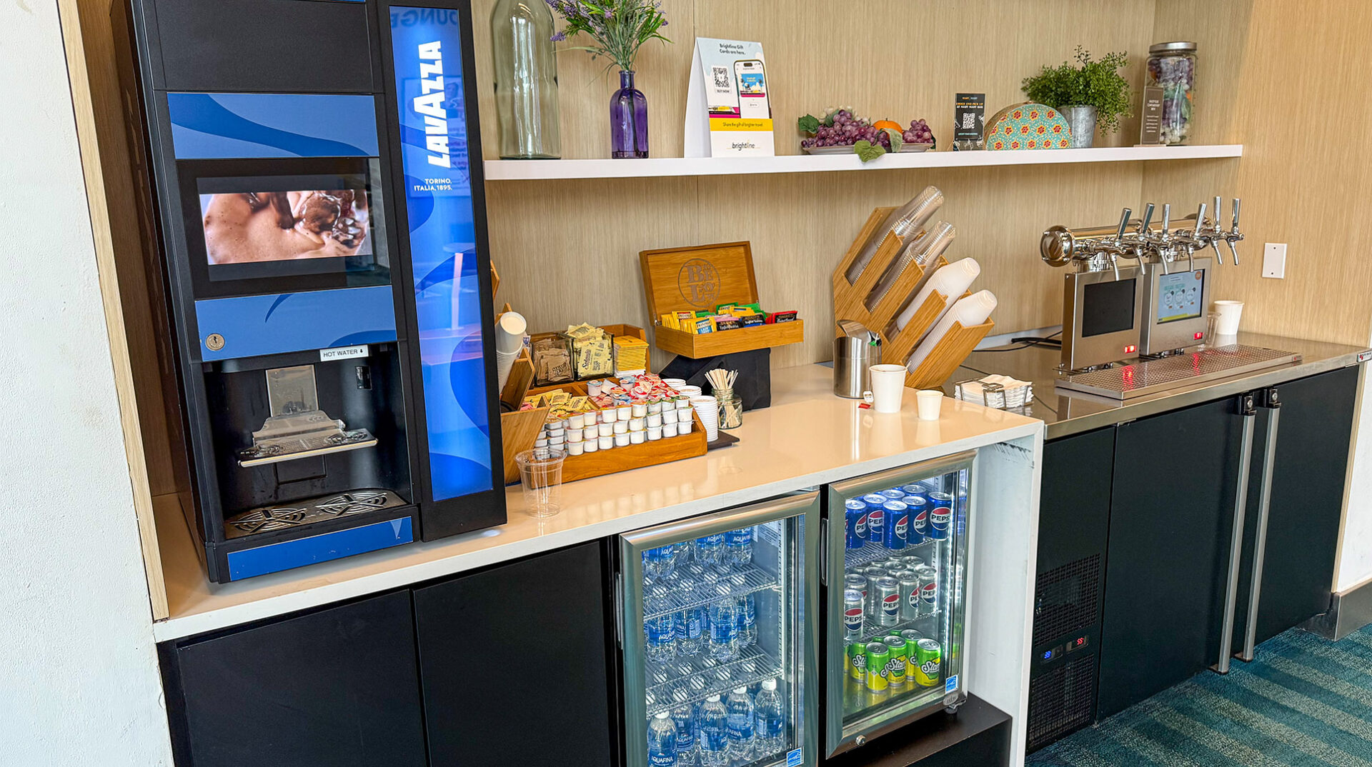 Como é viajar no trem bala entre Miami e Orlando 32