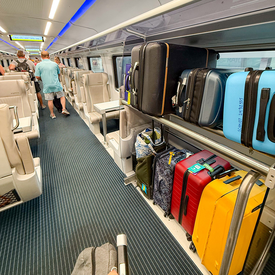 Como é viajar no trem bala entre Miami e Orlando 10