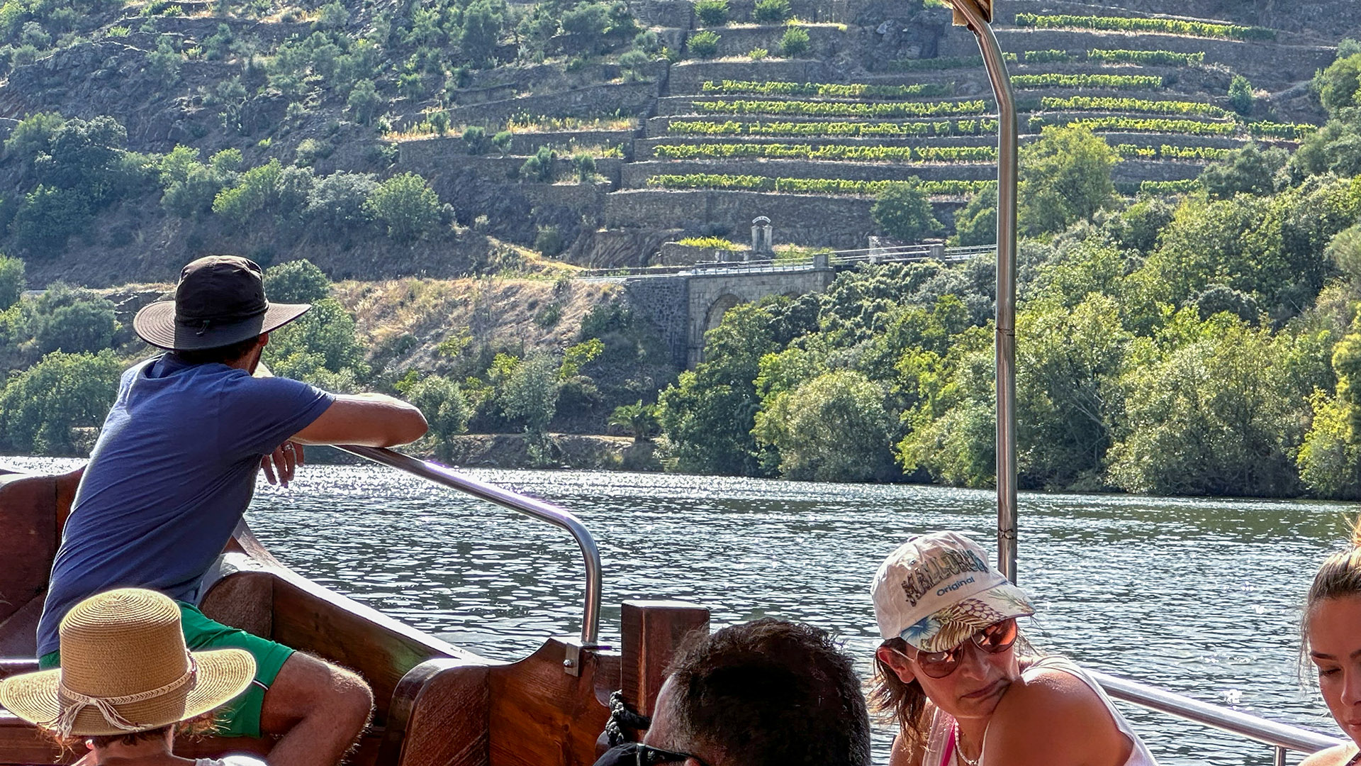 Roteiro 20 dias Portugal + Espanha 10 Roteiro 20 dias Portugal + Espanha: Douro